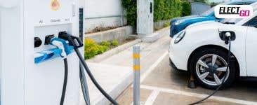 Charger Level 3 (Pengisian Daya Super Cepat – DC Fast Charging) Charger Level 3 (Pengisian Daya Super Cepat – DC Fast Charging)